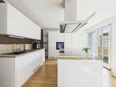 Perfekt für die Familie: Traumhafte DHH mit großzügigem Garten und Garage
