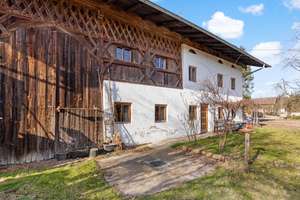 Historisches Bauernhaus mit Bundwerk – Denkmalgeschütztes Liebhaberobjekt mit besonderem Charakter – Die vollständige Adresse der Immobilie erhältst du vom Anbieter., 83547 Babensham – Vorschaubild 3