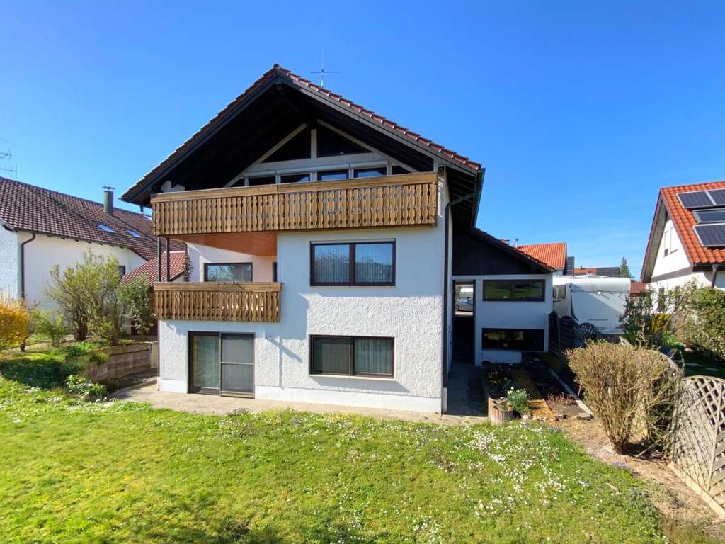 Immobilie in Berglen - Imposantes 2-Fam.-Haus mit Einliegerwohnung, 2 Garagen, Garten und überwältigender Aussicht - Bild 2