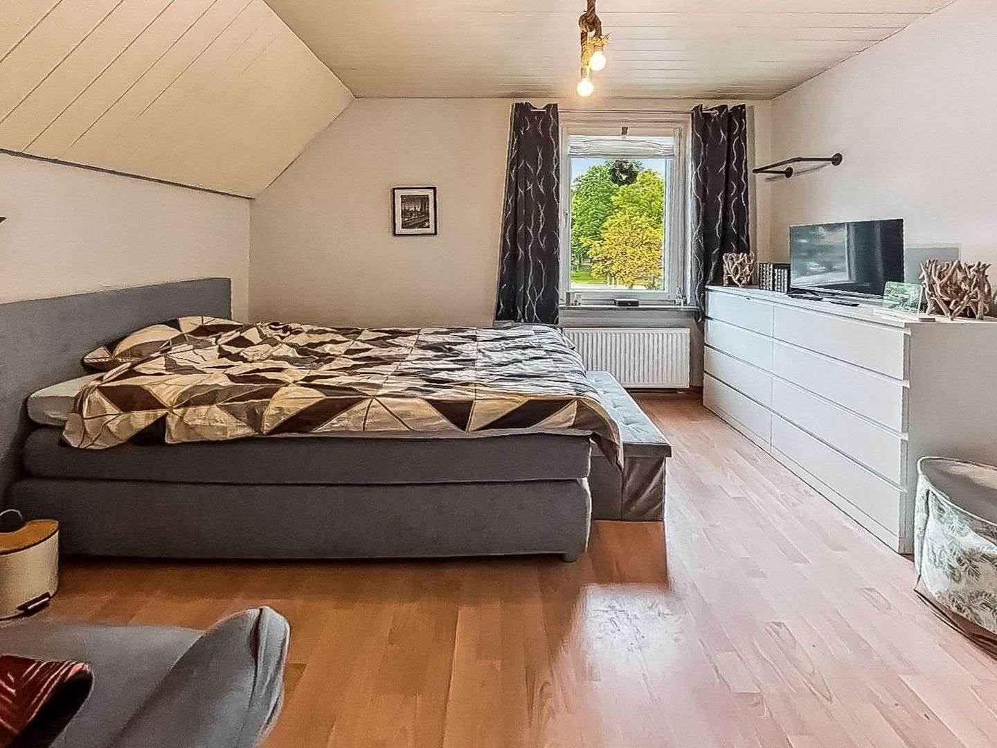 Immobilie in Nordenham - Komfortables und energetisch saniertes Einfamilienhaus mit viel Platz in Nordenham-Einswarden  - Bild 0