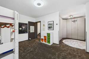 Zwischen Weinberg & Wow: Exklusives Smart-Home mit Designküche, Terrasse und Premiumausstattung – Die vollständige Adresse der Immobilie erhältst du vom Anbieter., 70329 Hedelfingen (Ortsteil), Stuttgart – Vorschaubild 7
