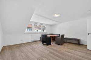 Citylage trifft Denkmalschutz!
Modernisiert, sofort bezugsfertig & nachhaltig attraktiv – Die vollständige Adresse der Immobilie erhältst du vom Anbieter., 76133 Innenstadt-West, Karlsruhe – Vorschaubild 10