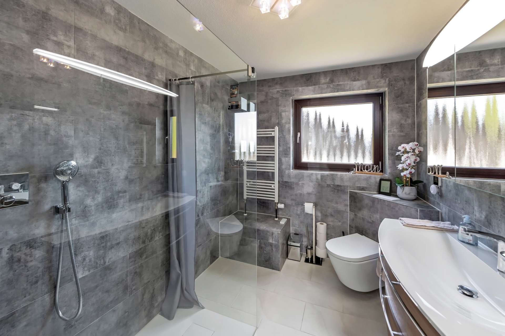 Immobilie in Adelberg - Wohnen mit der Familie unter einem Dach- attraktives Generationshaus - Bild 1