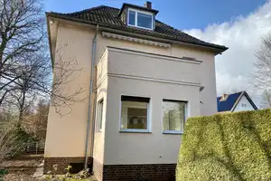 Großes freistehendes Einfamilienhaus auf wunderschönem, ruhigem Grundstück im begehrten Lichtenrade – Saalower Str. 46, 12307 Berlin – Vorschaubild 2