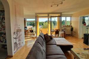 Exklusive sehr helle 3-Zimmer-Wohnung mit Balkon und Weitblick