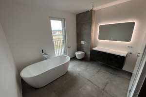 EXKLUSIVES PENTHOUSE: Moderne Traumwohnung mit 44m² Dachterrasse & Kochinsel am Wendschotter Markt! – Alte Schulstraße 31g, 38448 Wendschott, Wolfsburg – Vorschaubild 5