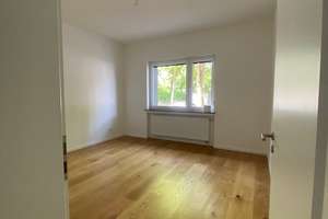 Stilvolle modernisierte 2-Zimmer-Erdgeschosswohnung mit Balkon und Einbauküche in Köln-Braunsfeld – Maarweg 100, 50933 Braunsfeld, Köln – Vorschaubild 3
