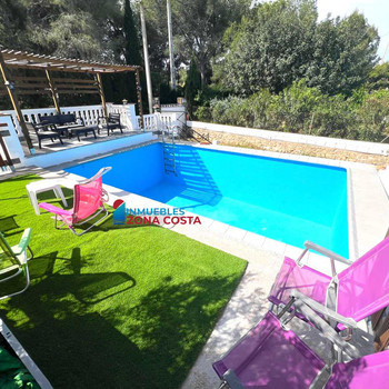 HAUS MIT POOL UND 3500M2 GRUNDSTÜCK