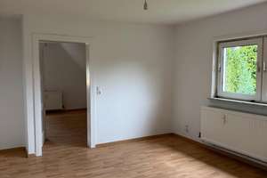 Viel Platz für die ganze Familie – 4-Zimmer-Wohnung im Dachgeschoss – Hackenbeek 3, 38229 Hallendorf, Salzgitter – Vorschaubild 8