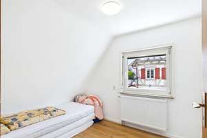 Raum für Leben, Rückzug und Perspektiven: freistehendes Haus mit Einliegerwohnung in Holzgerlingen! – Die vollständige Adresse der Immobilie erhältst du vom Anbieter., 71088 Holzgerlingen – Vorschaubild 8