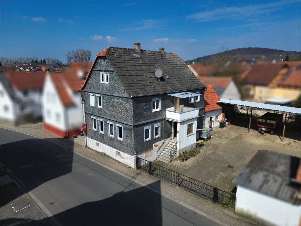 Immobilie in Freigericht - Charmantes Fachwerkhaus mit großem Hof & Nebengebäuden – seltene Gelegenheit in Bernbach!
 - Bild 1