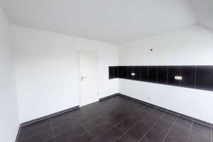 Viel Platz im Dachgeschoss! + Loggia + Parkett + Wanne & Dusche + Fußbodenheizung + PKW-Stellplatz – 4155 Gohlis-Süd, Leipzig – Vorschaubild 8