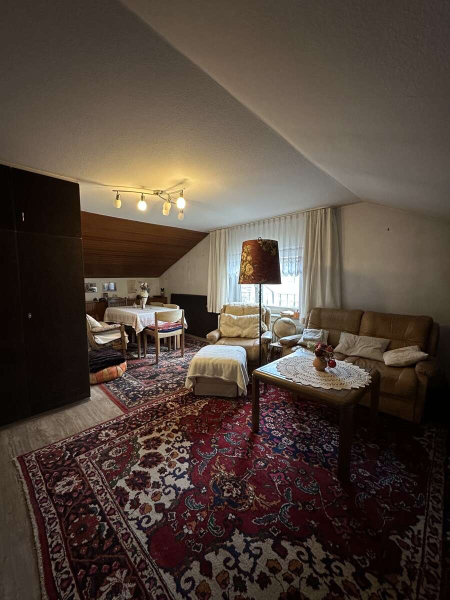 Immobilie in Weißbach - Solides Anlageobjekt: Gepflegtes 3-Familienhaus mit Garage, Carport & vermieteten Wohnungen - Bild 1