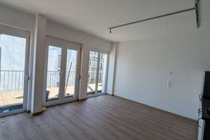 1,5 Zi- Wohnung, barrierefrei, 3. OG, Balkon, ab sofort, Erstbezug