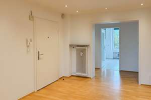 Stilvolle Wohnung mit optimalem Lichteinfall und Blick ins Grüne – Die vollständige Adresse der Immobilie erhältst du vom Anbieter., 40239 Düsseltal, Düsseldorf – Vorschaubild 3