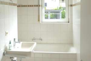 Dresden Am Putjatinpark - Exklusive Wohnung Nutzfläche 88qm
Gartenanteil und Tiefgaragenstellplatz, – Die vollständige Adresse der Immobilie erhältst du vom Anbieter., 1259 Kleinzschachwitz, Dresden – Vorschaubild 6