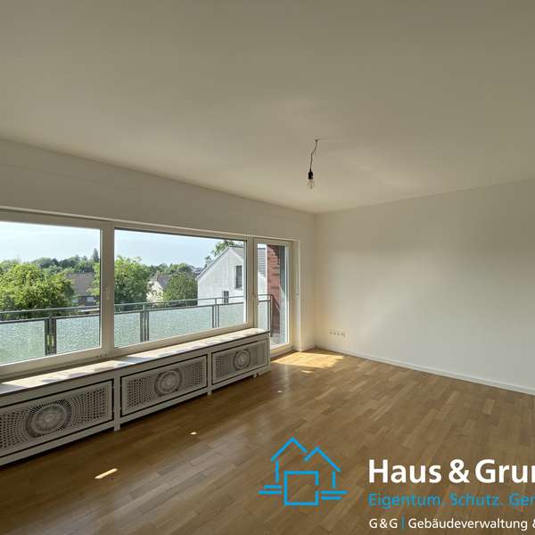 *** frisch renovierte 3-Zimmer-Wohnung - Echtholzparkett - Süd/West Balkon - Naturgarten ***