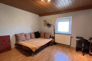 gepflegtes 2 Fam. Haus mit Garagen und Büro – Die vollständige Adresse der Immobilie erhältst du vom Anbieter., 94060 Pocking – Vorschaubild 9