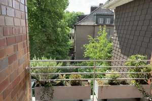 Zentral gelegene 3,5-Zimmer-Wohnung mit Balkon und grünem Ausblick – Robert-Koch-Straße 31, 45879 Altstadt, Gelsenkirchen – Vorschaubild 8