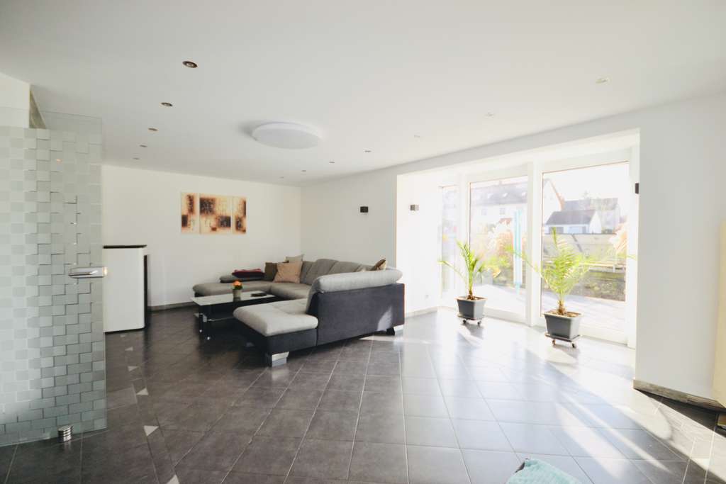 Immobilie in Fischach - Großzüge DHH -… modern, hell und jede Menge Platz! - Bild 1