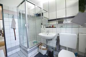 Helle 3 Zimmer-Wohnung im 1. OG mit Balkon in äußerst gepflegtem Mehrfamilien-haus * Nähe Arena * – Westparkstr. 89, 47803 Krefeld – Vorschaubild 22