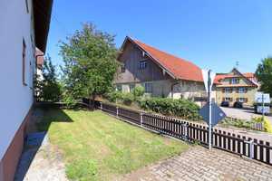 Mehrfamilienhaus mit Einliegerwohnung - Nebengebäude und Werkstatt für gew. Nutzung auf 3.846 qm – Günzburg (Kreis) – Vorschaubild 2