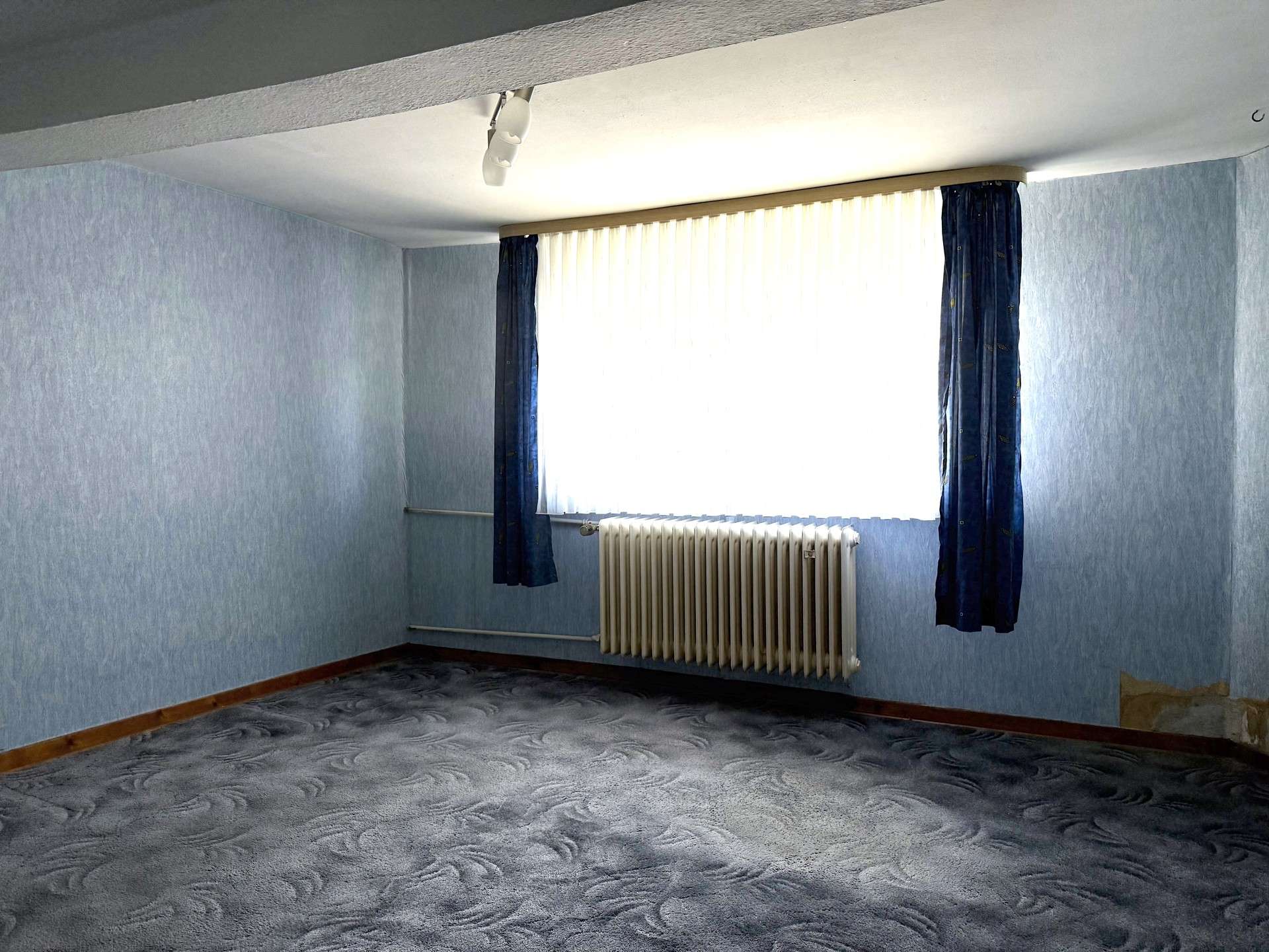 Immobilie in Ruppertshofen - Denkmalgeschütztes EFH mit Doppelgarage auf großem Areal - Bild 2