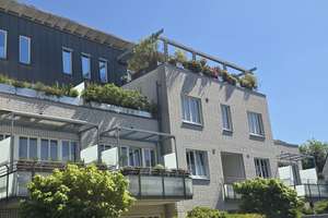 Maisonette-Penthousewohnung mit stilvollem Wohnambiente in ruhiger Lage von D-Benrath – Die vollständige Adresse der Immobilie erhältst du vom Anbieter., 40593 Benrath, Düsseldorf – Vorschaubild 2