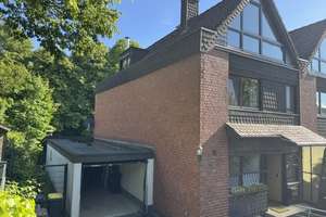 Gepflegtes Reihenendhaus in ruhiger Wohnlage mit großer Garage in Elberfeld.