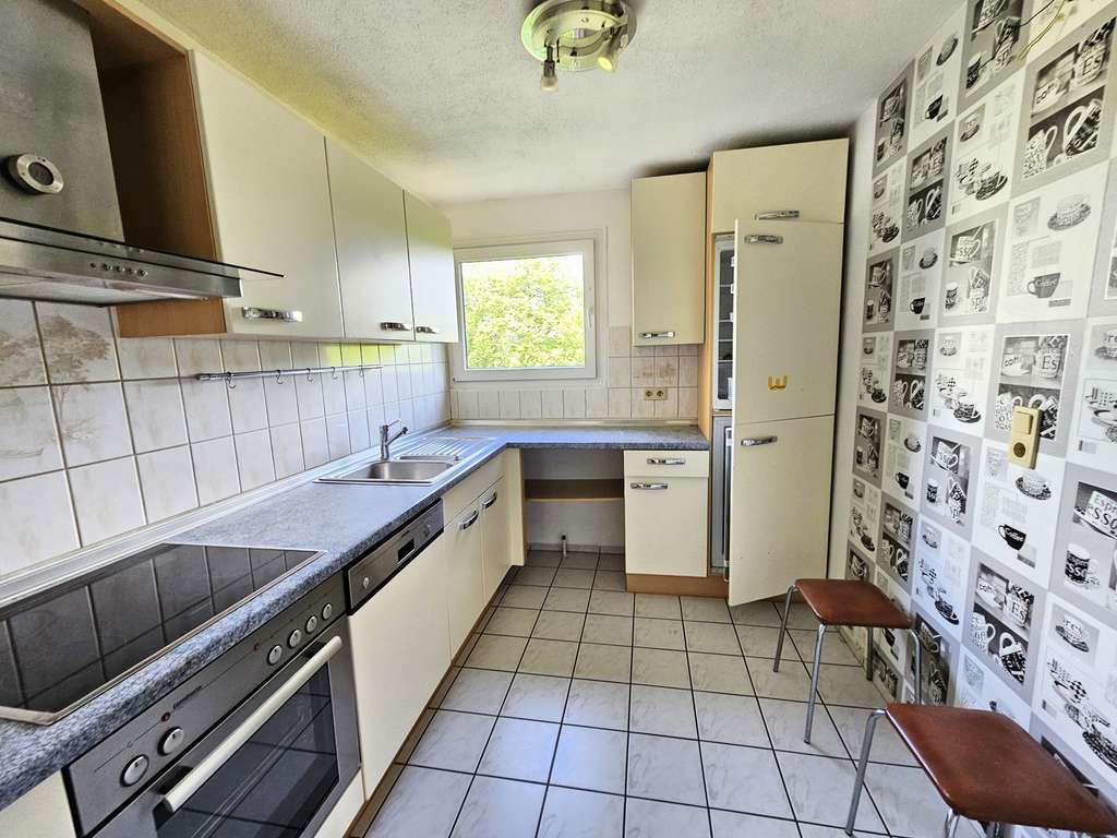  3,5 Zimmer-Wohnung mit barrierefreiem Zugang, Balkon und EBK, inkl. Garage in Crailsheim 
