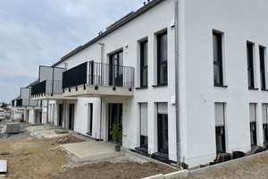 3- Zimmer- Dachgeschosswohnung in Schlebusch-
Ihr neues Zuhause mit Weitblick – Die vollständige Adresse der Immobilie erhältst du vom Anbieter., 51375 Schlebusch, Leverkusen – Vorschaubild 2
