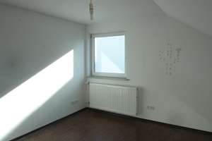 NUR FÜR STUDENTEN-/INNEN - Zimmer in 3er-WG in einem Studentenwohnheim in Reutlingen – August-Bebel-Straße 17, 72762 Reutlingen-Mitte, Reutlingen – Vorschaubild 3