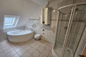 Frisch renovierte & großzügige 2-Zimmer-Dachgeschosswohnung mit großen Spitzboden – Gottliebstraße 85, 47166 Alt-Hamborn, Duisburg – Vorschaubild 5
