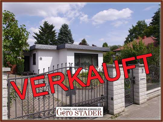Bungalow mit Einliegerwohnung, Ausbaureserve und großem Garten in Rudow - Bild 1