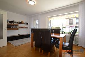 Gepflegte Doppelhaushälfte mit großem Garten und Garage in guter Lage in Augsburg-Göggingen – Die vollständige Adresse der Immobilie erhältst du vom Anbieter., 86199 Göggingen-Nordost, Augsburg – Vorschaubild 3