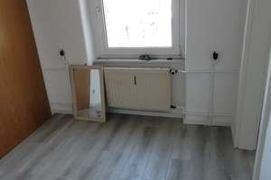 2 Raum -  Dachgeschosswohnung in Sudenburg – Helmstedter Straße 57, 39112 Sudenburg, Magdeburg – Vorschaubild 2