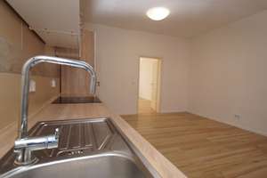 ALTBAUWOHNUNG IN INNENSTADTLAGE! Ca. 107 m² Wfl, 4 Zimmer, 3 Schlafzimmer, 1 Badezimmer und Garage. – Die vollständige Adresse der Immobilie erhältst du vom Anbieter., 65185 Mitte, Wiesbaden – Vorschaubild 7