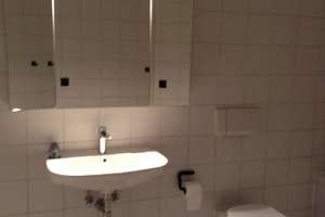 Individuelle, ruhige Wohnung in denkmalgeschütztem Haus mit Gartenbenutzung und Blck auf die Dona – Nürnberger Straße 234, 93059 Ober- und Niederwinzer-Kager, Regensburg – Vorschaubild 4