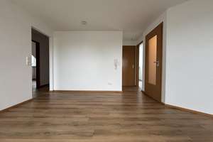 Schöne 3-Zimmer-Dachgeschosswohnung in Neu-Ulm – Bradleystraße 16, 89231 Neu-Ulm – Vorschaubild 3