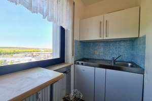 Bezugsfrei: 1-Zimmer-Wohnung mit Weitblick, Loggia & Aufzug in Würzburg-Lengfeld – Die vollständige Adresse der Immobilie erhältst du vom Anbieter., 97076 Lengfeld, Würzburg – Vorschaubild 5