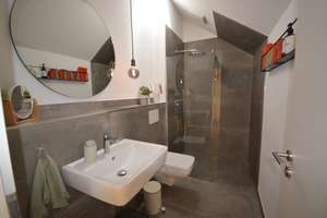 Neuwertige Dachgeschoßmaisonettewohnung im 2Familienhaus – 50259 Pulheim – Vorschaubild 12