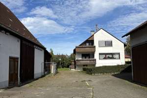 Seltene Gelegenheit! ZFH mit Garagen u. Scheune auf großem Grundstück – Im Gässle 1, 89182 Bernstadt – Vorschaubild 3