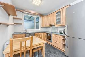 Modernes Reihenhaus mit 6 Zimmern, A+ Energieeffizienz, Carport und Garten – ein Traum für Familien – Wittenbergpark 12, 30179 Sahlkamp, Hannover – Vorschaubild 5
