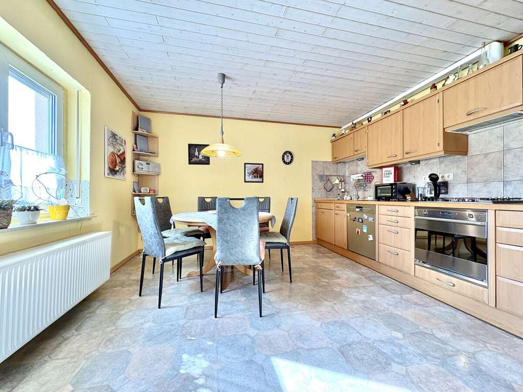 Immobilie in Oberroßbach - **Modernisiertes Einfamilienhaus mit großem Garten und toller Aussicht in Oberroßbach** - Bild 4