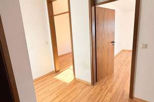 *Ideal für WG*Großzügige Aufteilung*Balkon*Ideale Infrastruktur* – Neuhäuserstrasse 3a, 86154 Oberhausen-Süd, Augsburg – Vorschaubild 8