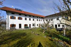 Ehemalige Hofstelle mit Tenne, incl. Baugenehmigung zusätzlicher Neubau 6 Familienhaus in Halfing – Rosenheim (Kreis) – Vorschaubild 3