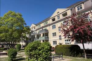 Wohlfühl-Wohnung mit 3 Zimmern, sonniger Süd-West-Loggia & EBK!