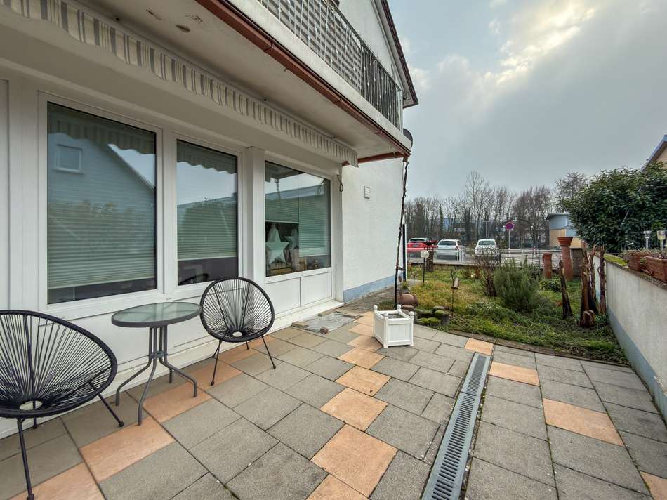 Aussen Terrasse b seitlich