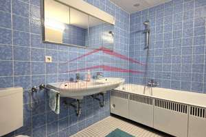 Großzügige 3-Zimmer-Wohnung mit überdachtem Balkon, zwei Bädern und TG-Stellplatz in Aalen – Die vollständige Adresse der Immobilie erhältst du vom Anbieter., 73431 östliche Bahnlinie, Aalen – Vorschaubild 7