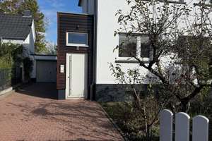Neuwertige 5-Zimmer Doppelhaushälfte mit Garage und großem Garten in Oberursel (Taunus) – Pfingstweidstraße 53, 61440 Oberursel (Taunus) – Vorschaubild 1